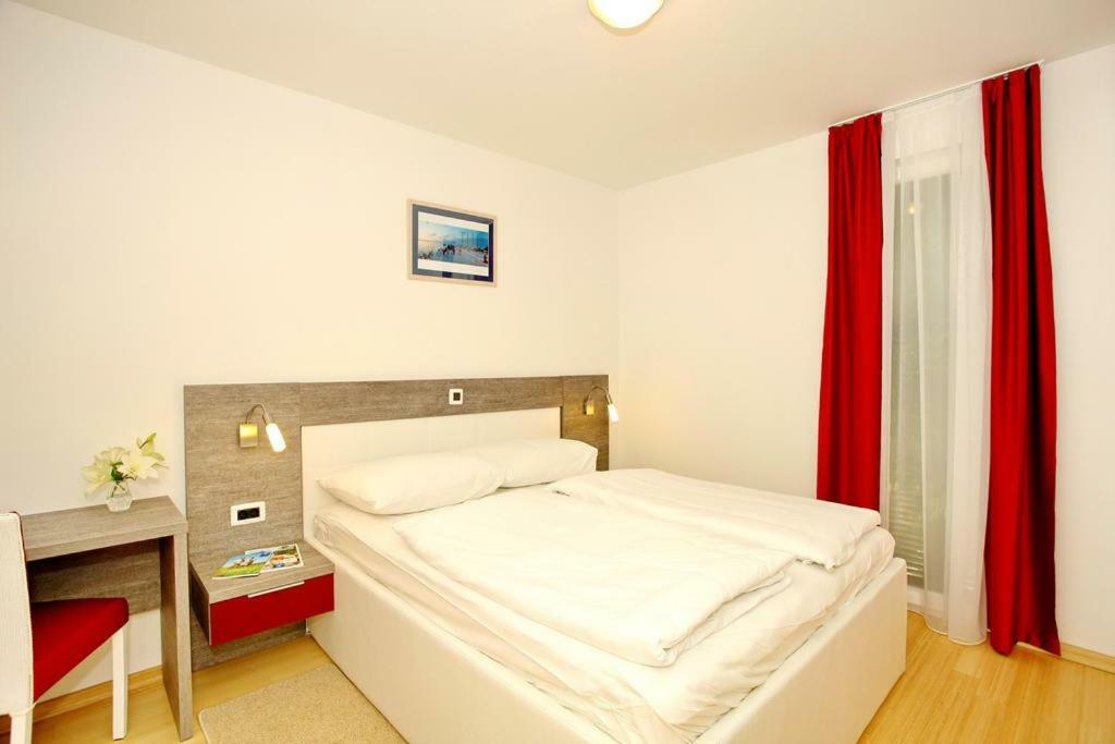 Sunset Apartment ペトルチャネ エクステリア 写真